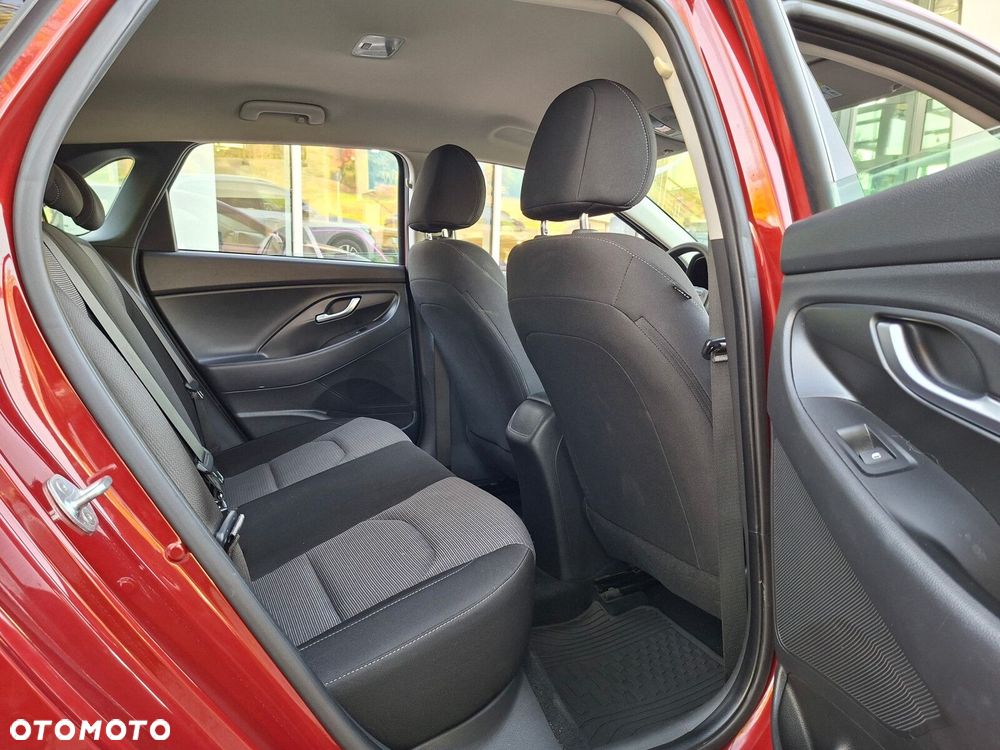 Hyundai i30 1.5 DPI Classic + - 15