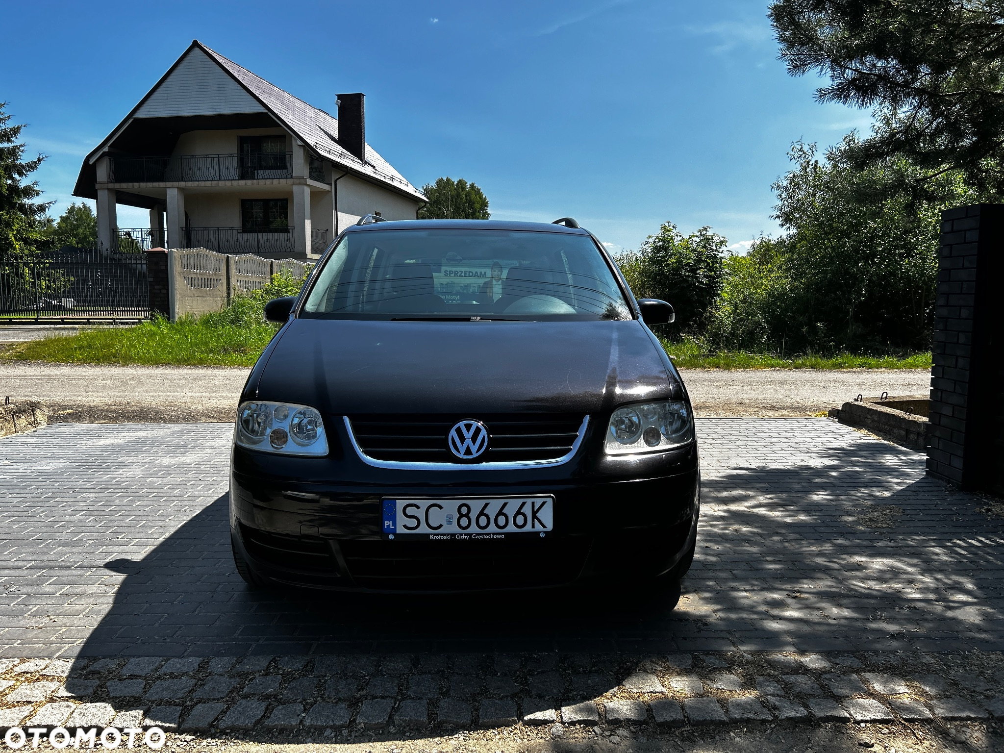 Volkswagen Touran 1.6 FSI Trendline - 4