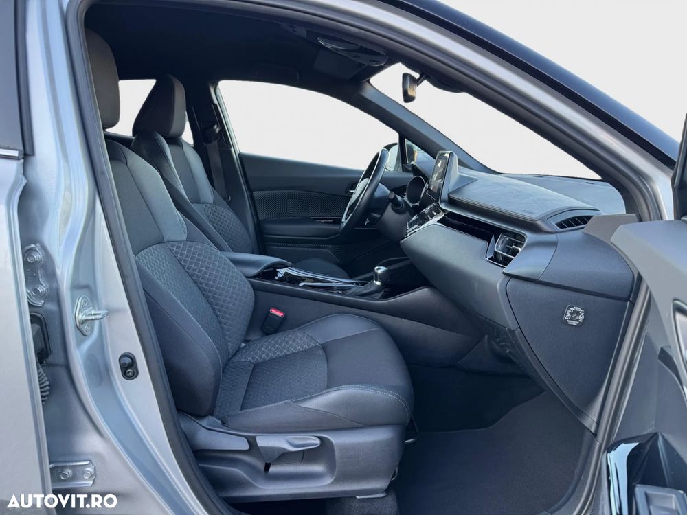 Toyota C-HR 1.8 HSD 4x2 CVT C-lassy LED - 8