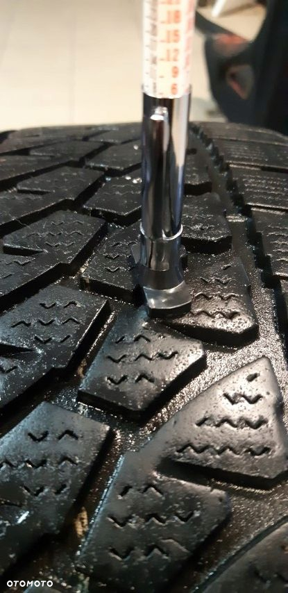Opony Zimowe Bridgestone Blizzak 225/75/16c 6-5mm Para - 4