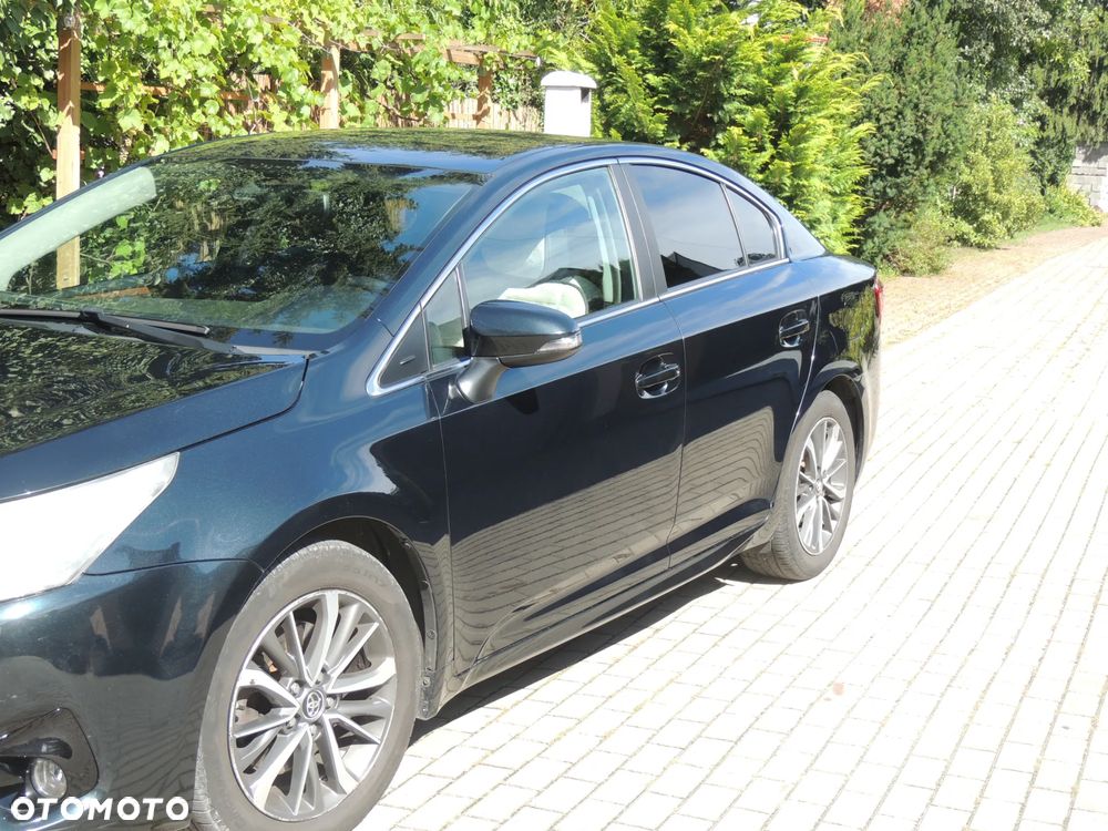 Toyota Avensis 2.0 D-4D Premium - 2