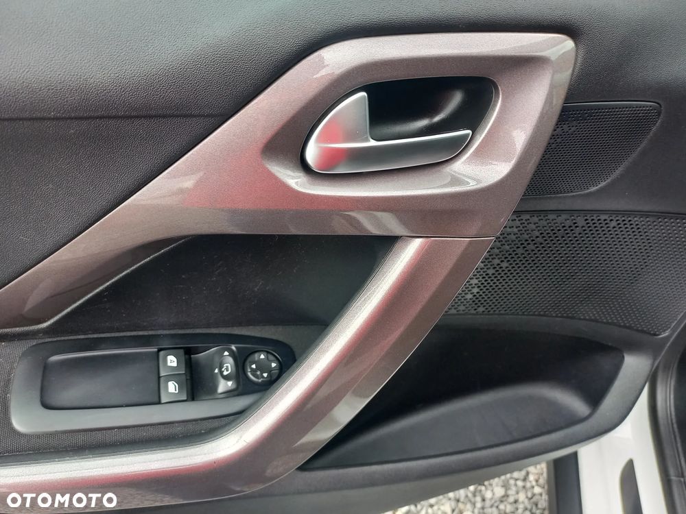 Peugeot 2008 BlueHDi 100 STOP & START Style - 34