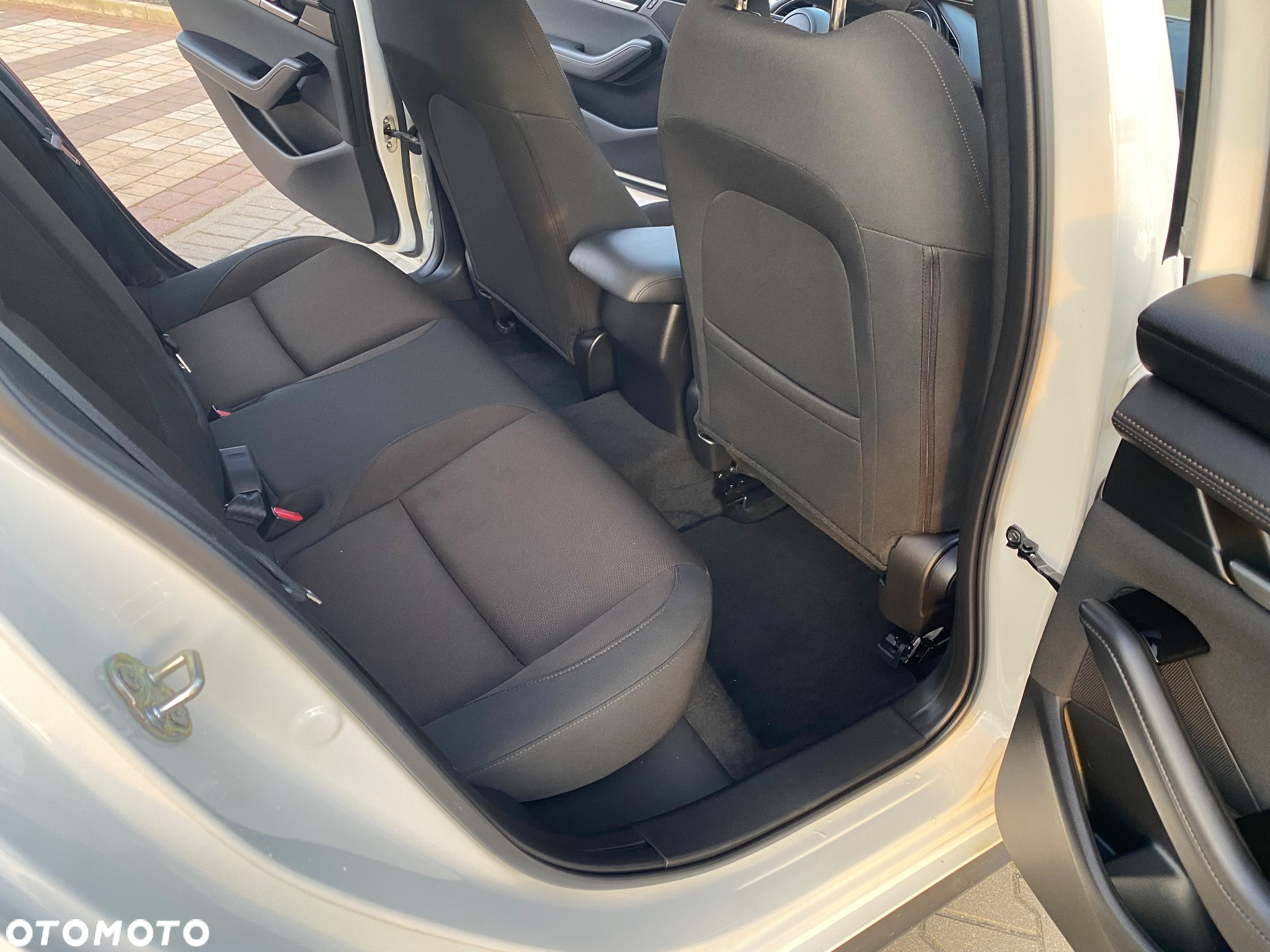 Mazda 3 e-SKYACTIV-G 122 M HYBRID PRIME-LINE - 8