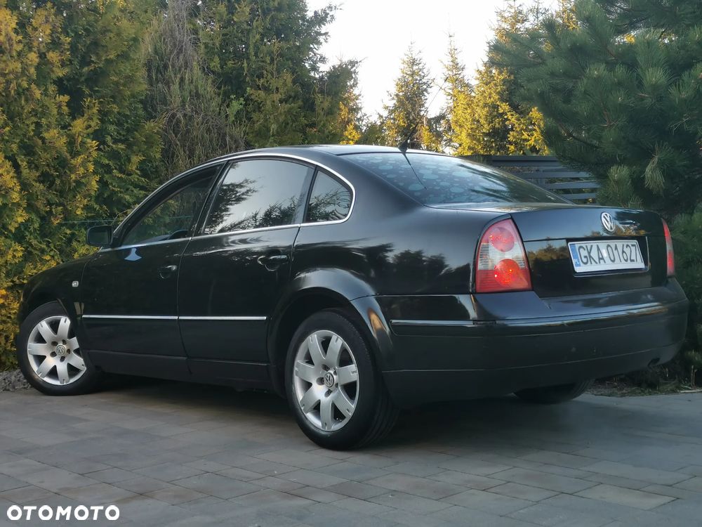 Volkswagen Passat - 1