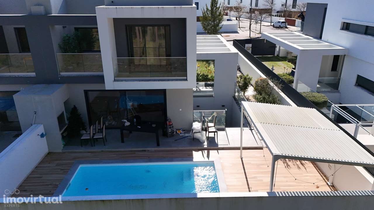 Moradia V3 com Piscina na Quinta do Pinhão – Zona Muito Procurada - Grande imagem: 4/5