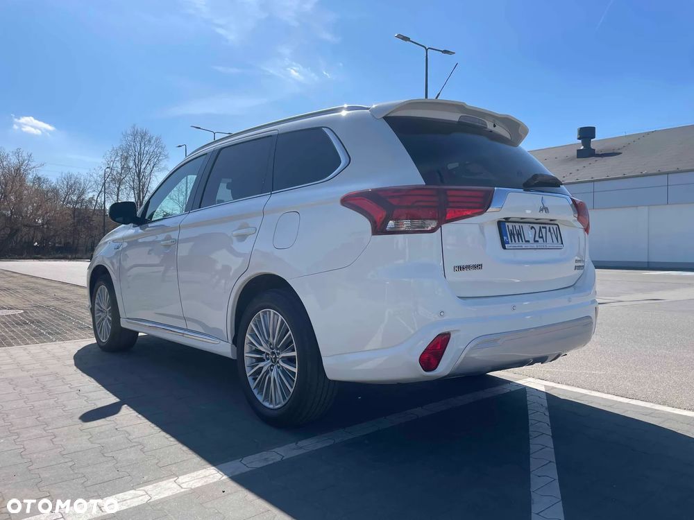 Mitsubishi Outlander - 30