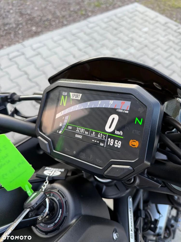 Kawasaki Z 900 - 16