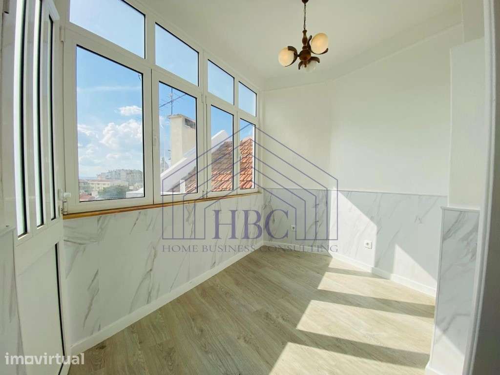 Apartamento T2 Transformado num Excelente T1 Remodelado com Vista R... - Grande imagem: 4/27