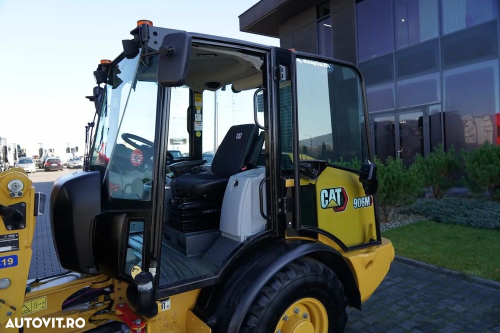 Cat 906M / ÎNCĂRCĂTOR PE ROȚI / 2020 / CUPĂ CU FALCI / - 25