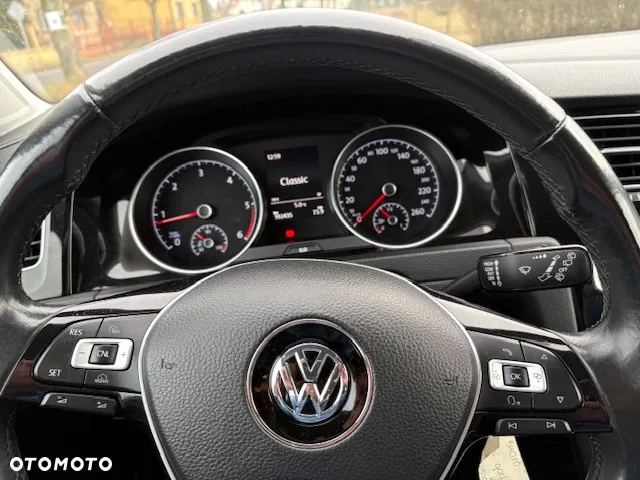 Volkswagen Golf - 2