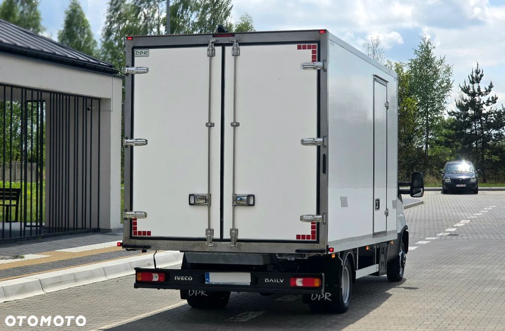 Iveco ❗️❗️DAILY 3.0 180Km 50C18 JAK NOWY ❗️❗️NOWY MODEL / ZABUDOWA 8 PALET DPR / CHŁODNIA MROŹNIA -32 +32 / ZASILANIE 230V / PIERWSZY WŁASCICIEL / NAVI / KAMERA COFANIA / TEMPOMAT / BLIŹNIAKI / GRUBA SCIANKA / AGREGAT CARRIER XARIOS 350 / WERSJA WZMOCNIONA / SERWIS ASO / SALON POLSKA / LIFT❗❗ JAK Z SALONU - NOWY -❗❗ - 18