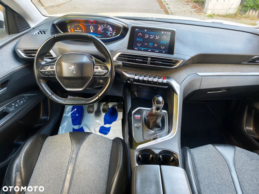 Peugeot 3008 PureTech 130 Stop & Start GPF Allure - 23