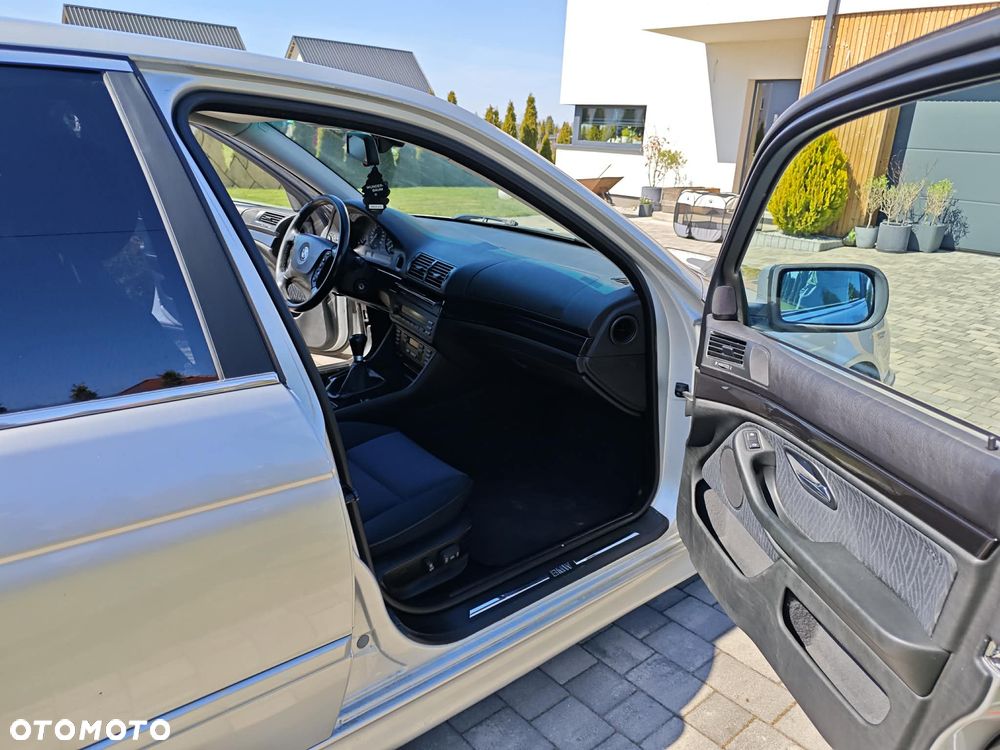 BMW Seria 5 525i - 7