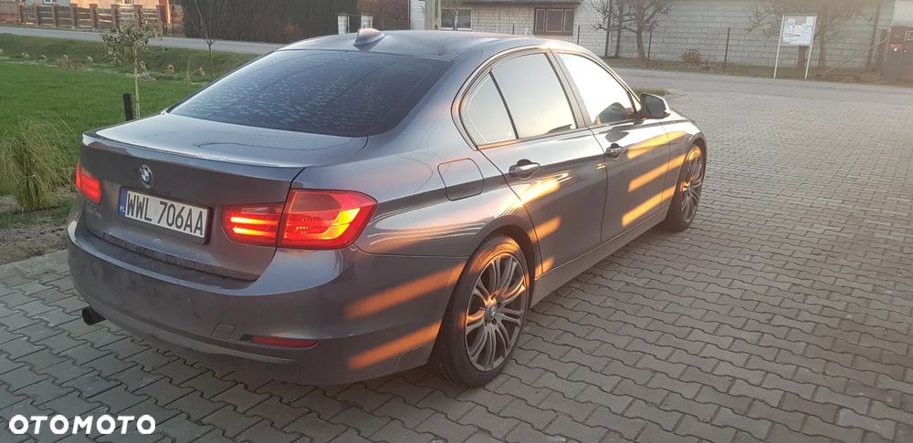 BMW Seria 3 320i - 3