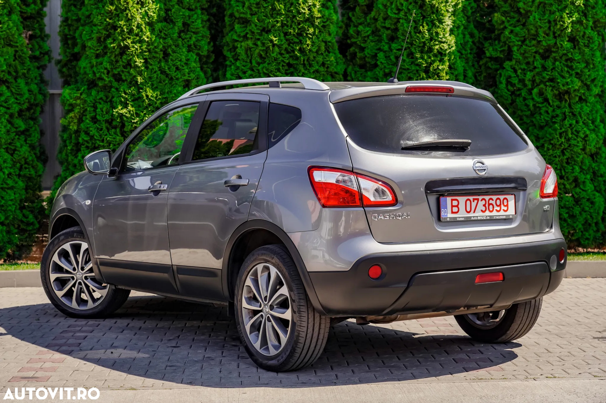 Nissan Qashqai 2.0 dCi DPF 4x4 Aut tekna - 4