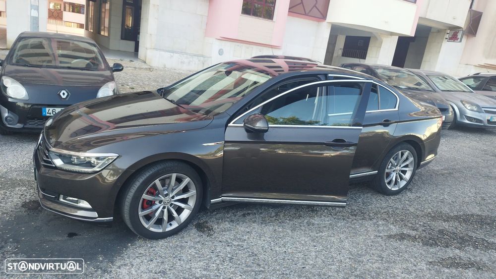 VW Passat 2.0 TDI R-Line DSG 4Motion - 8