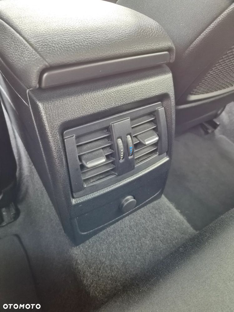 BMW Seria 1 118i Advantage - 28