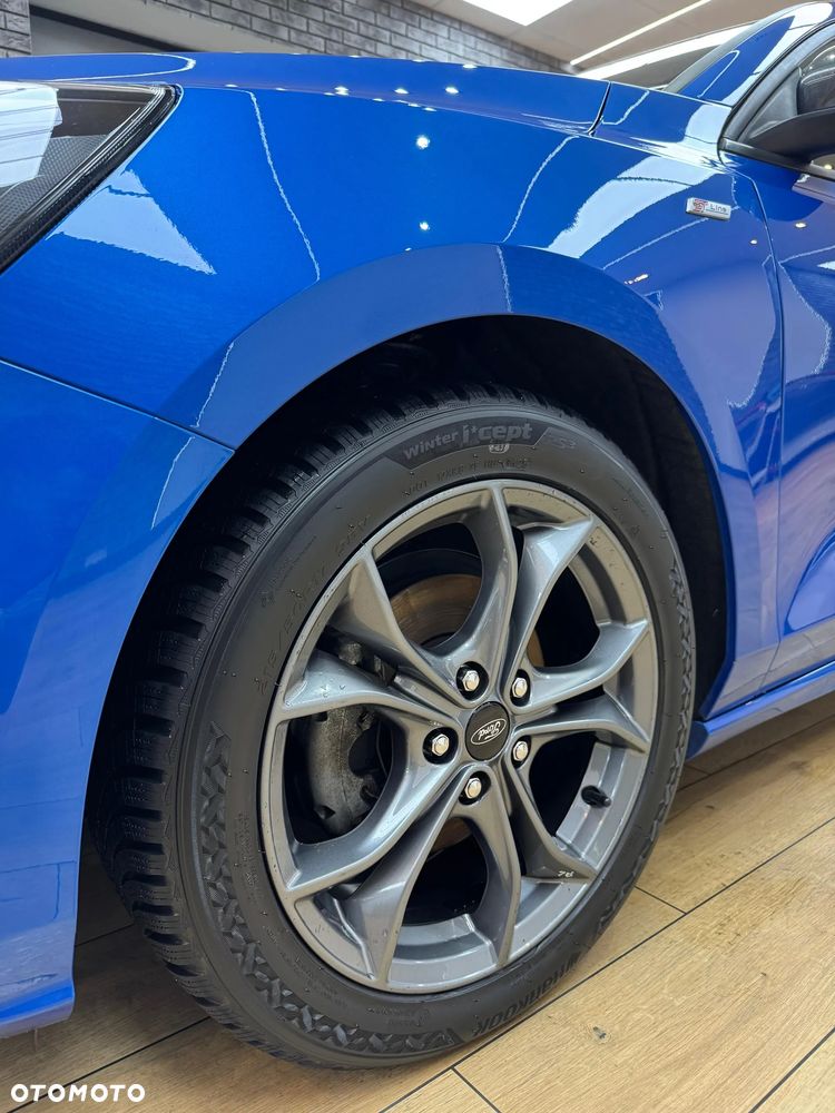 Ford Focus 1.5 EcoBoost ST-Line - 13