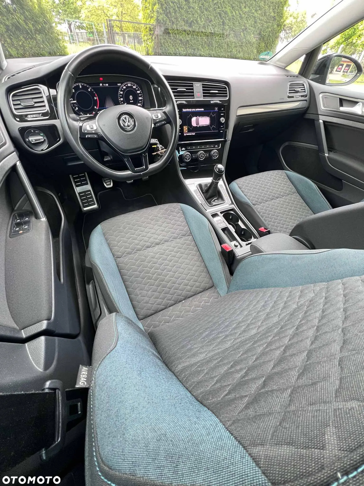 Volkswagen Golf 2.0 TDI SCR IQ.DRIVE - 16