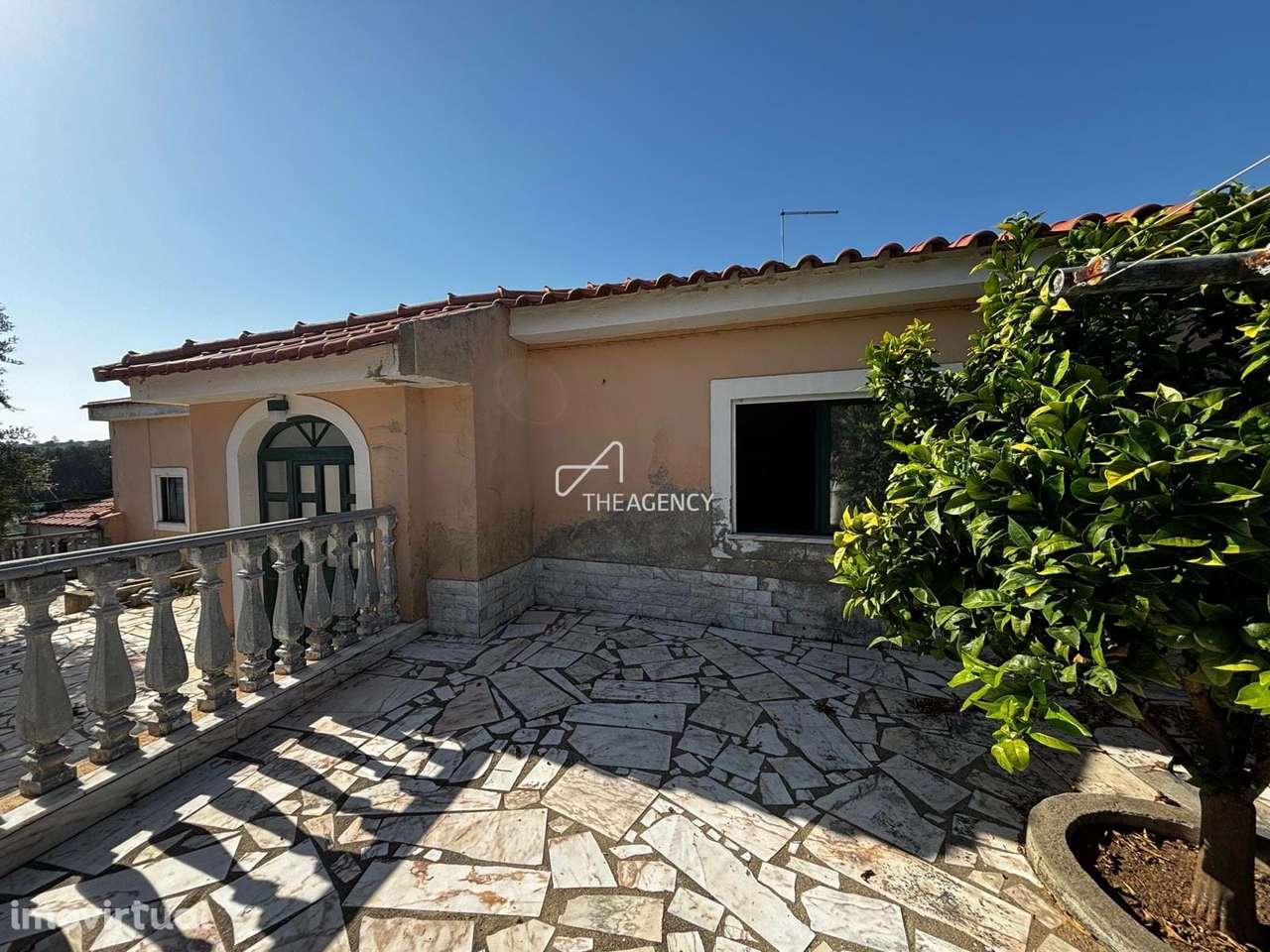 Moradia T3 para Renovar no Estoril com Terreno - Grande imagem: 3/23