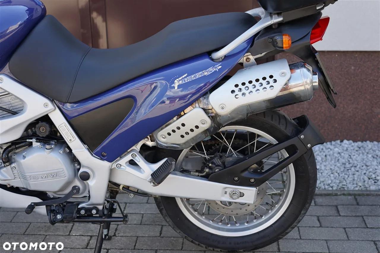 BMW F - 21