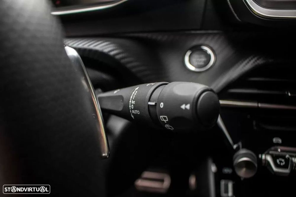 Peugeot 208 1.2 Hybrid GT e-DCS6 - 17