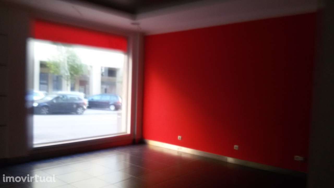 Imóvel Comercial para Arrendar em Coimbra - Grande imagem: 2/5