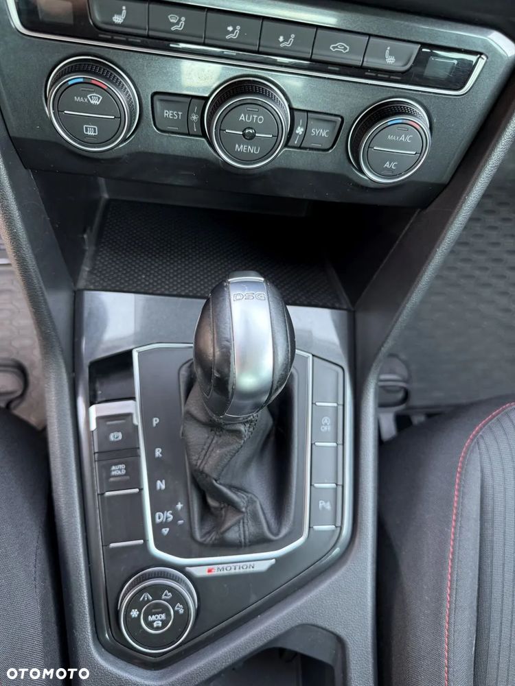 Volkswagen Tiguan - 11