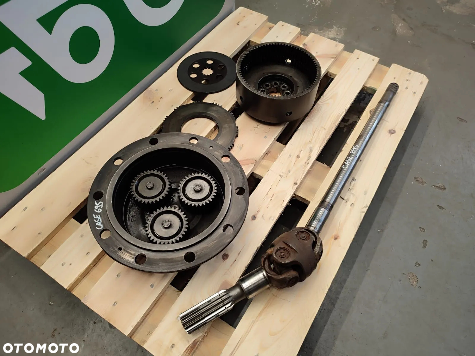 Zwolnica Case 695 - 6