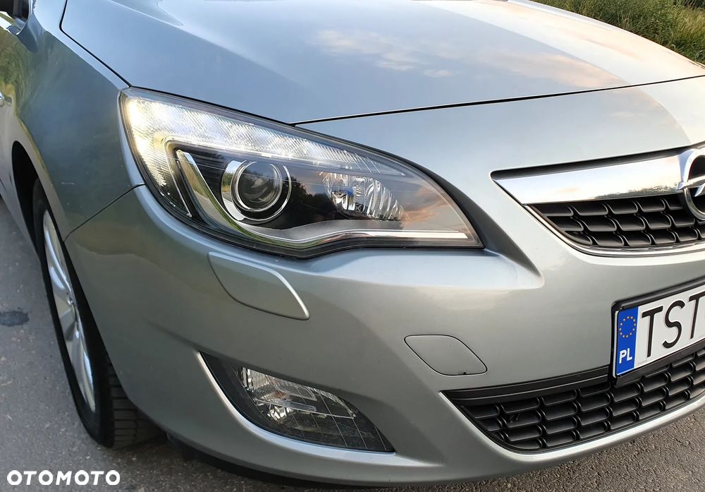 Opel Astra 2.0 CDTI Exklusiv - 11