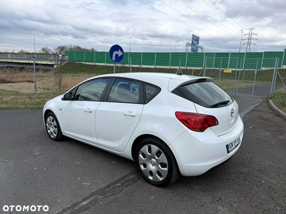 Opel Astra 1.6 Enjoy - 2