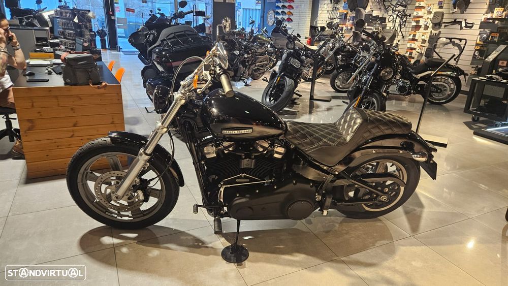 Harley-Davidson Softail Standard - 13