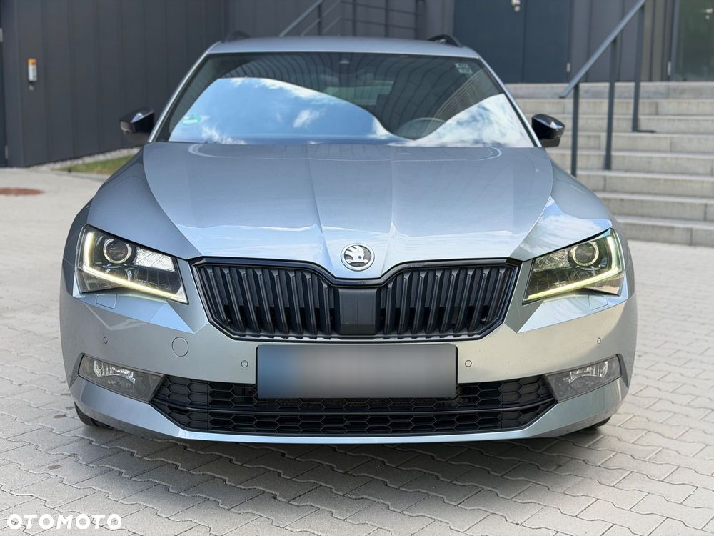 Skoda Superb 2.0 TDI DSG Sportline - 7