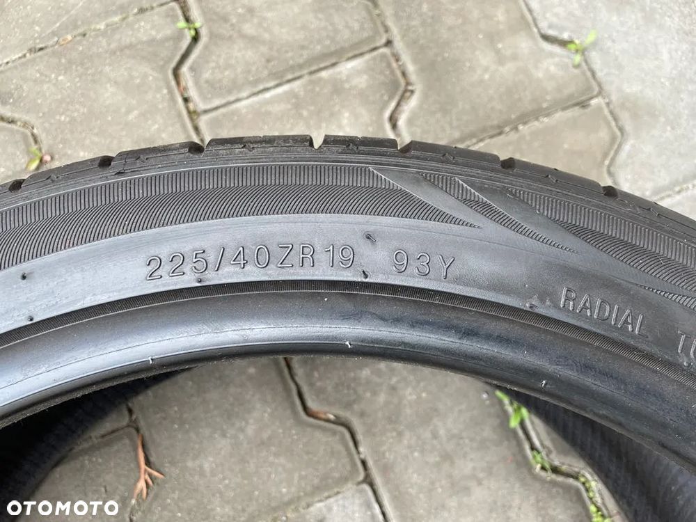 225/40ZR19 93Y Kumho Ecsta LE Sport - 2