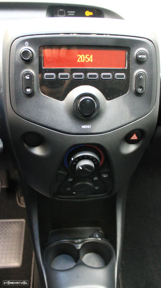 Toyota Aygo x-play - 18
