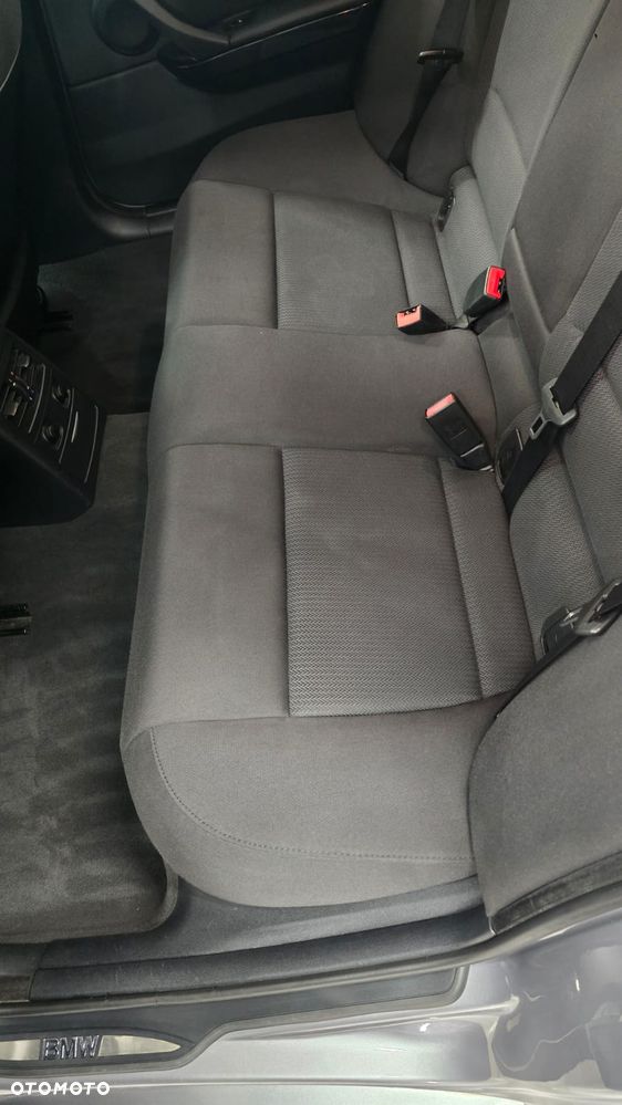 BMW Seria 3 318i - 21
