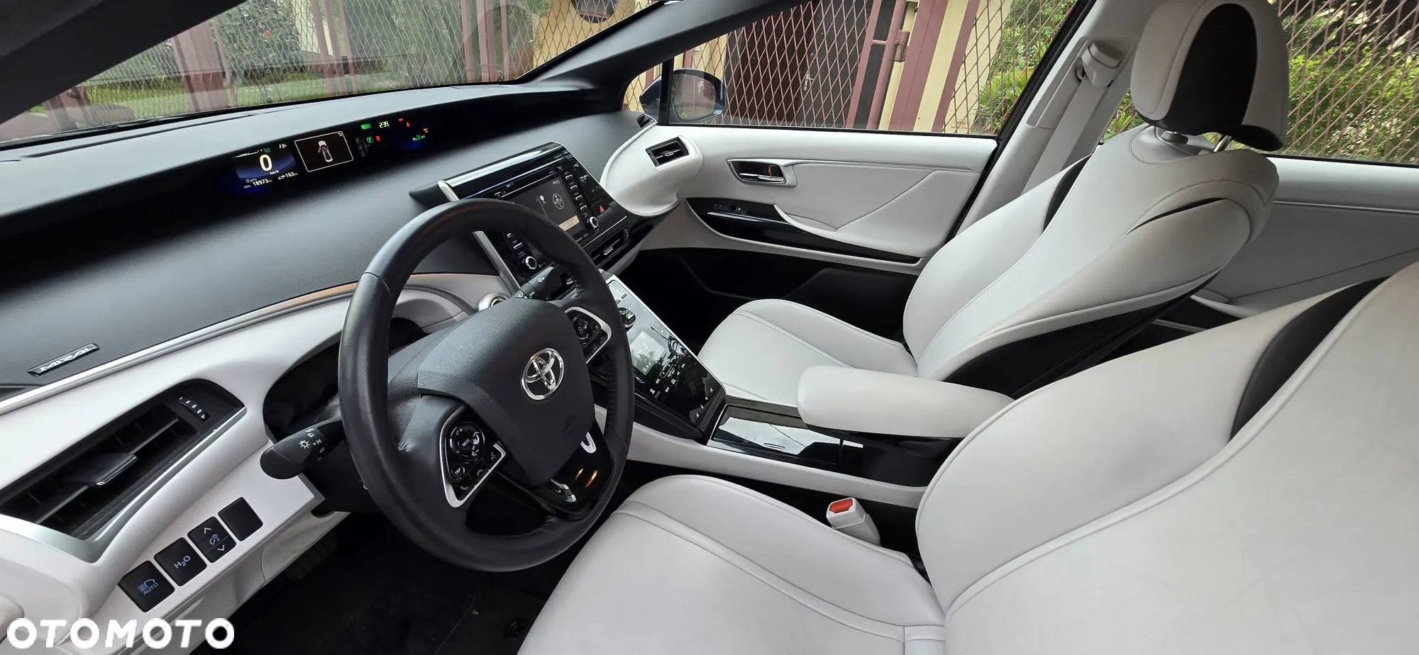 Toyota Mirai Standard - 30