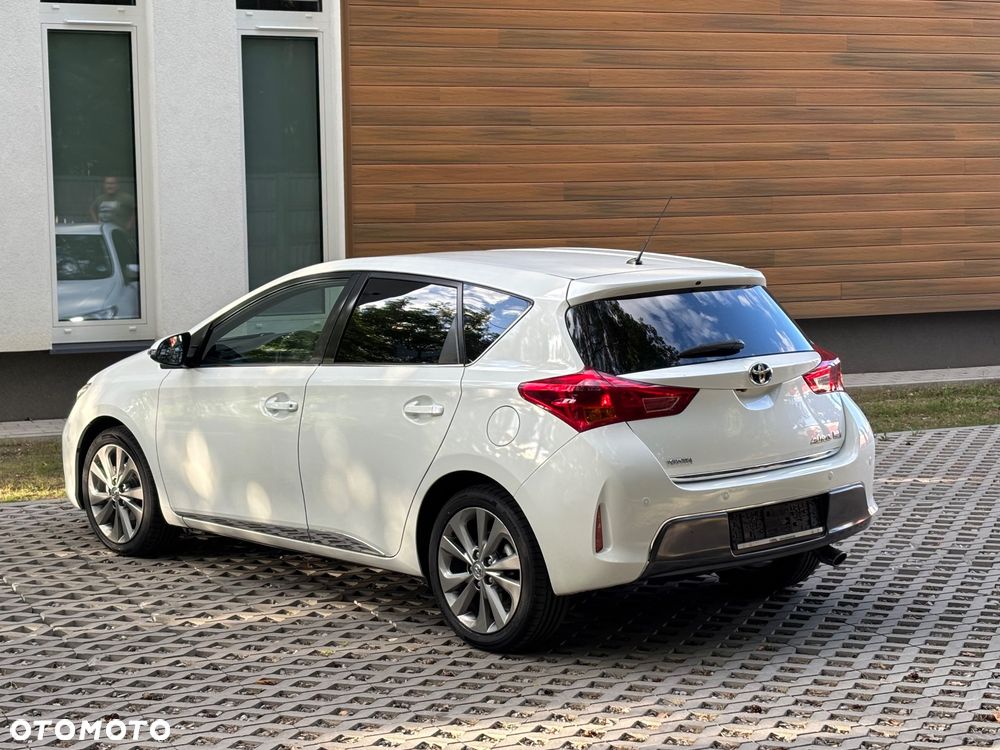 Toyota Auris - 11