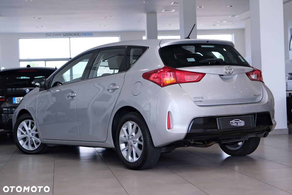 Toyota Auris - 11