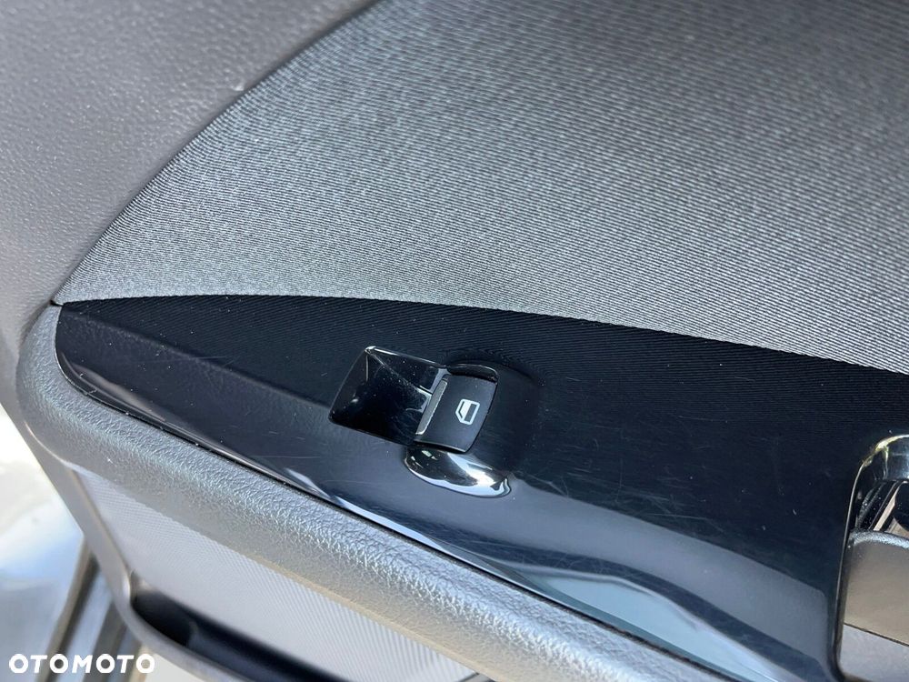 Ford Mondeo 2.0 TDCi Titanium PowerShift - 18