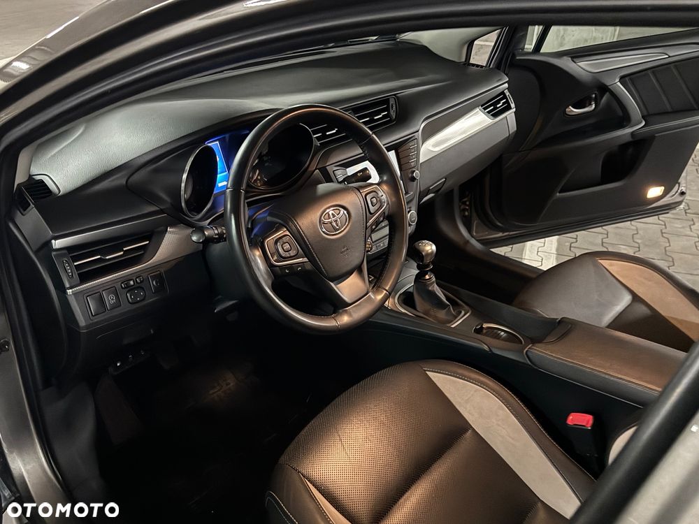 Toyota Avensis 2.0 D-4D Prestige - 18