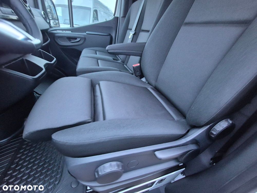 Mercedes-Benz Sprinter Sprinter - 24