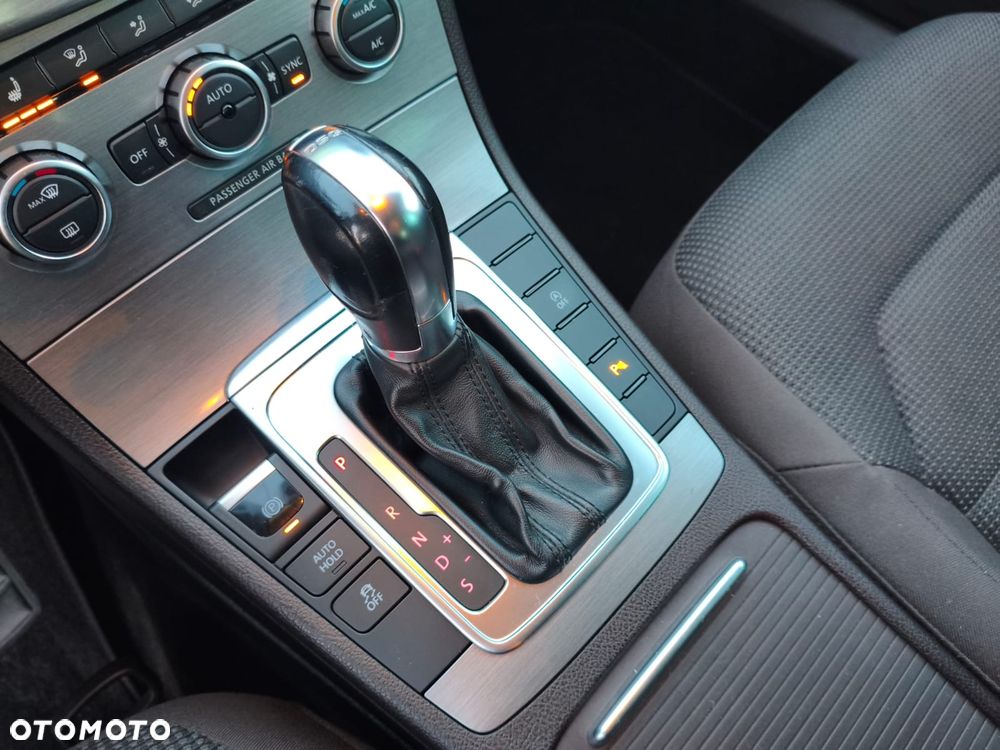 Volkswagen Passat 2.0 Blue TDI DSG SCR Comfortline - 15