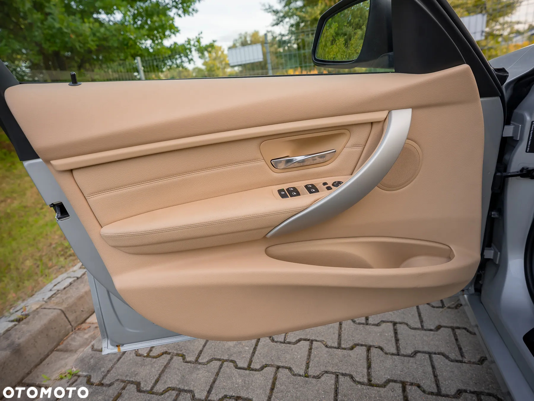 BMW Seria 3 318d xDrive Touring - 28
