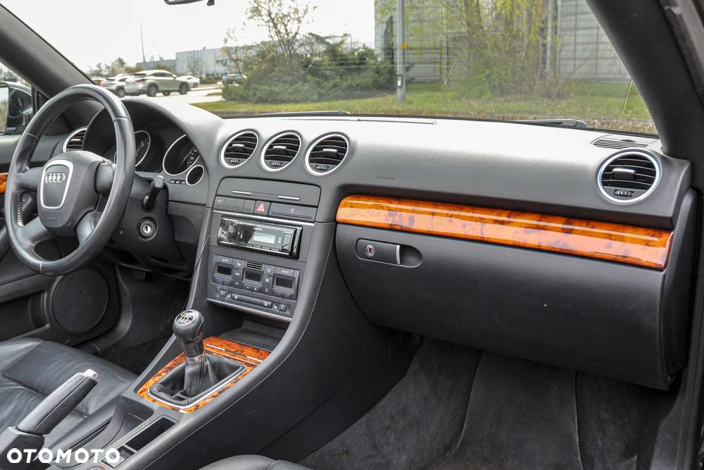 Audi A4 Cabrio 2.0 TDI DPF - 10