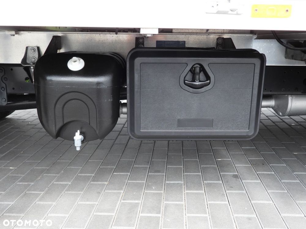 Iveco DAILY 35S18 PLANDEKA 10 PALET WEBASTO TEMPOMAT NAWIGACJA LEDY KLIMATYZACJA  180KM - 21