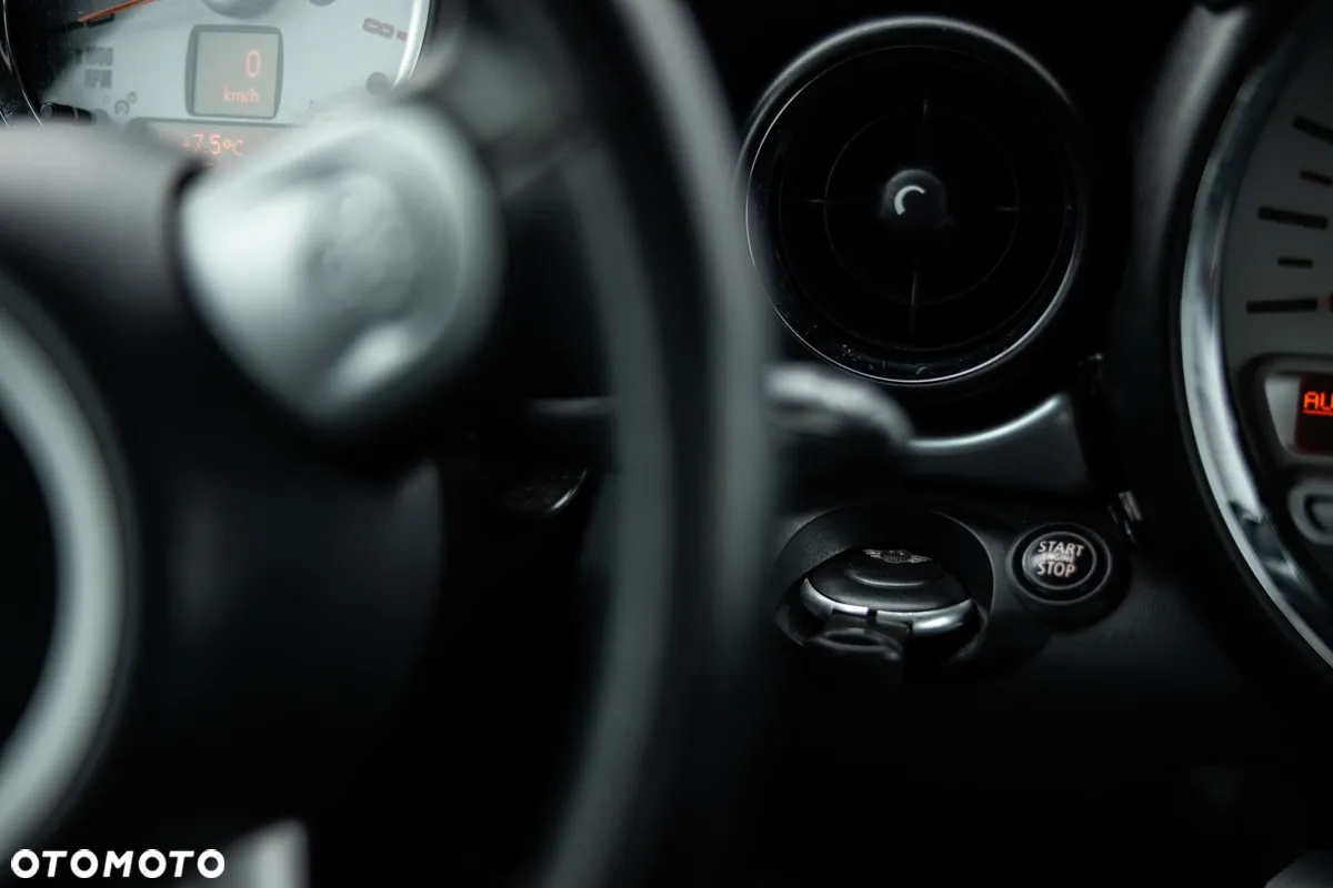 MINI Cooper Standard - 14