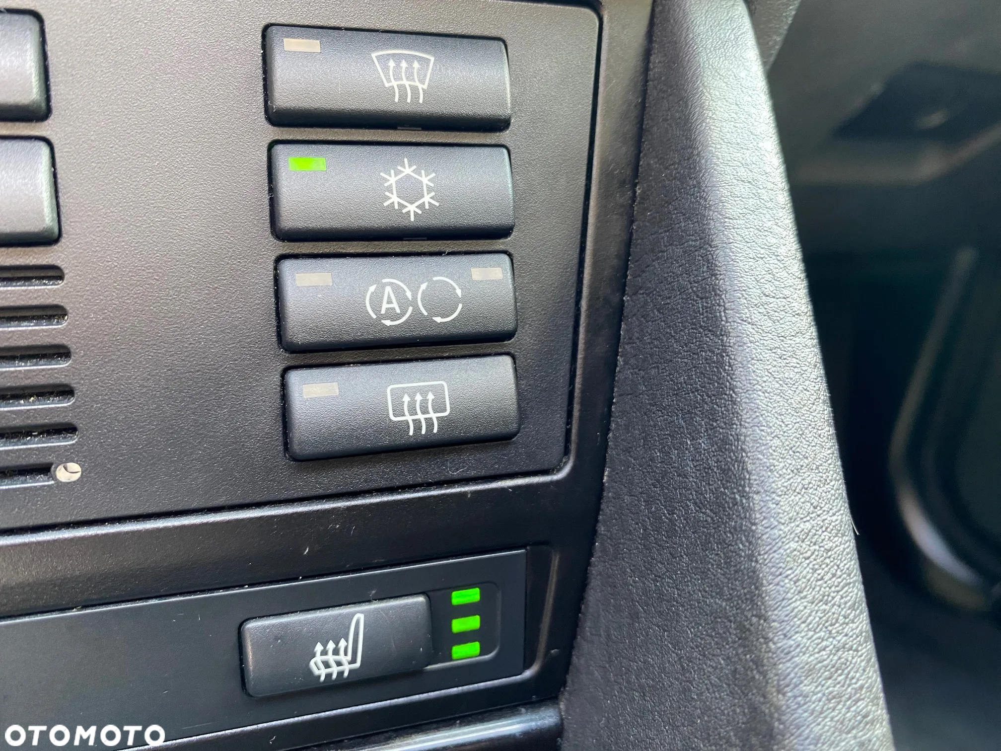 BMW Seria 5 520i - 30
