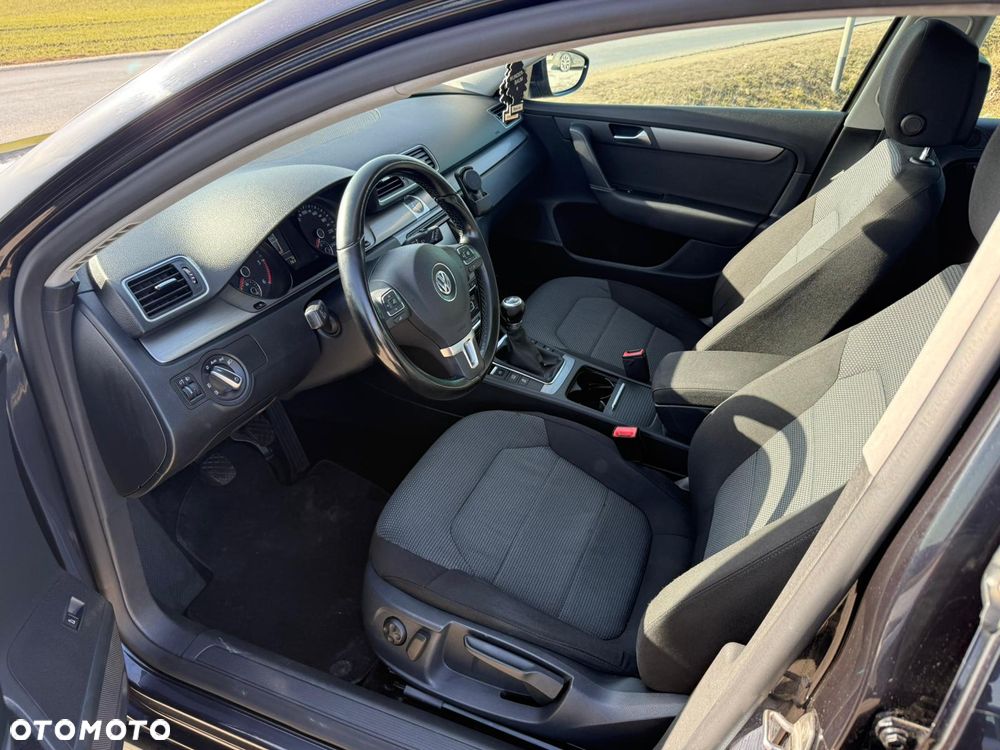 Volkswagen Passat 2.0 Blue TDI SCR Highline - 9