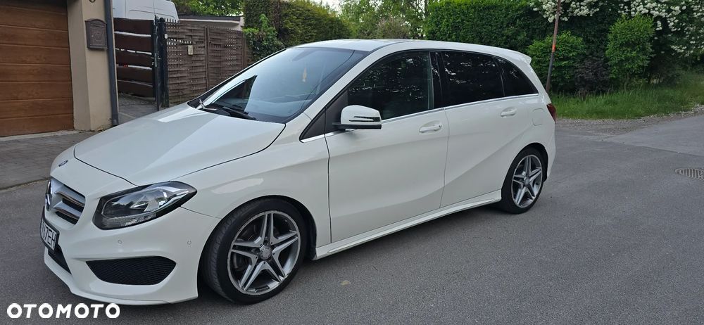 Mercedes-Benz Klasa B 220 4-Matic AMG Line - 2